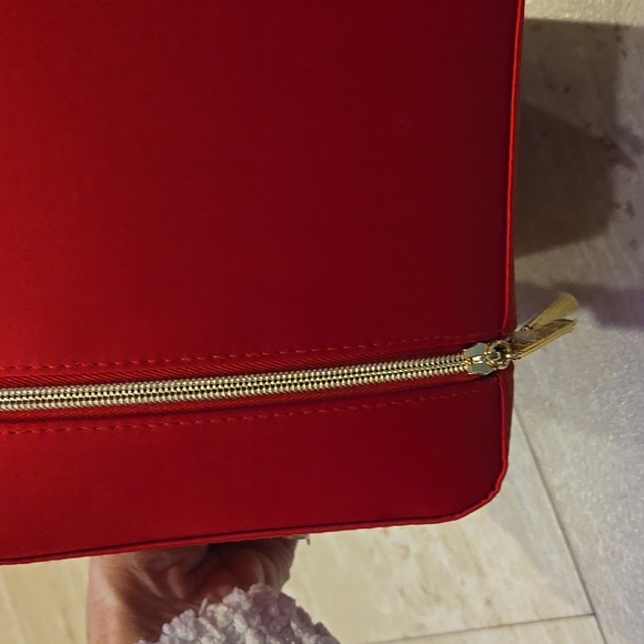 Estee Lauder Limited Edition Red Zipper Travel Train Case - Picture 5 of 9